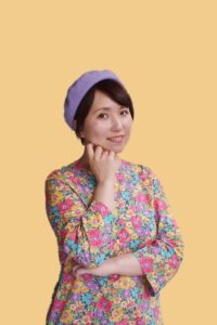 片思い・復縁に強い占い師、ロザリンの画像。原宿でよく当たると評判。占い初心者200人をデビューに導いた実績あり。占い師になりたい人へのコンサルティングも得意。